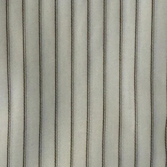 Luxurious Hickey Freeman Dress Shirt - Picture 4 of 4